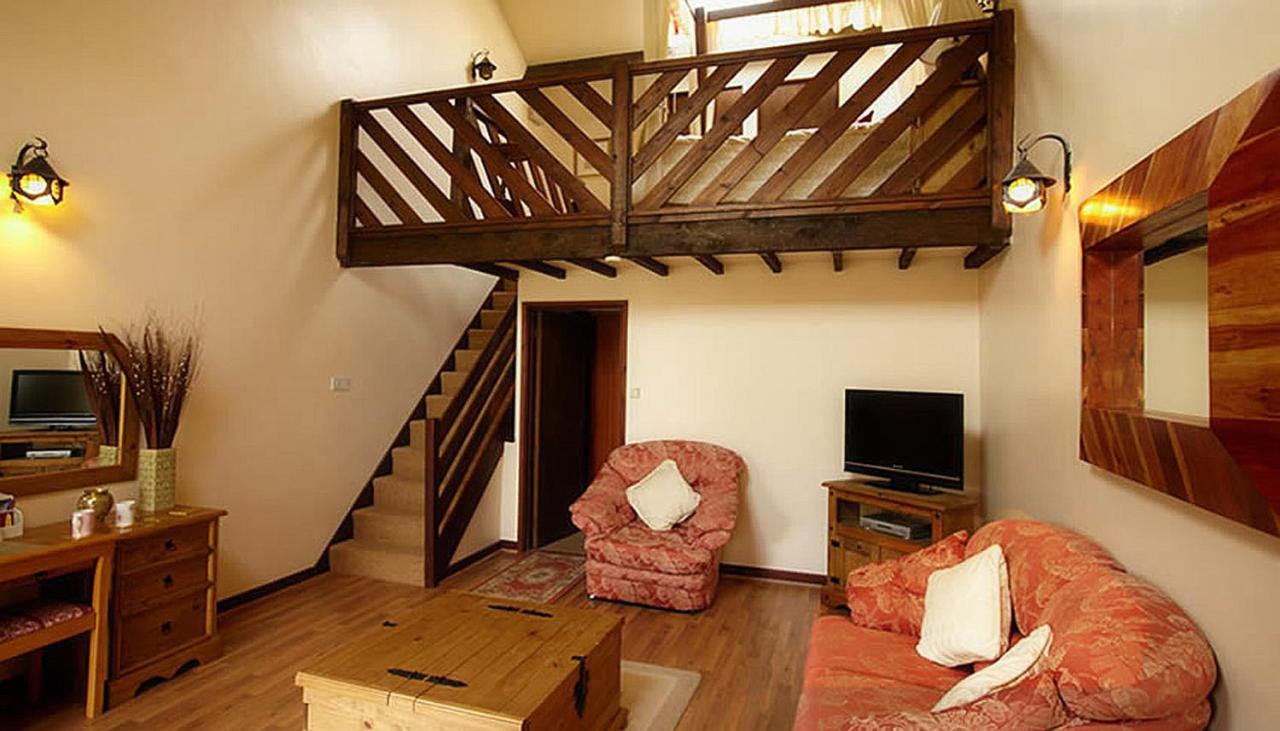 Miltons Country Hotel 3*